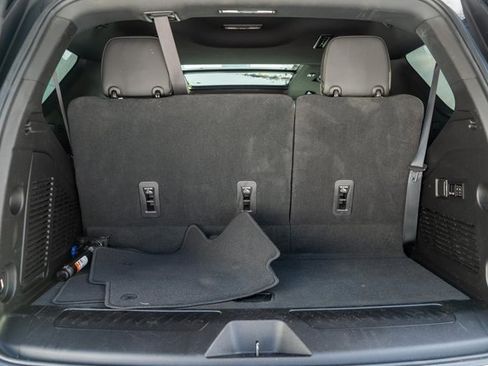 Used 2021 GMC Yukon SLT w/ SLT Premium Package image 11