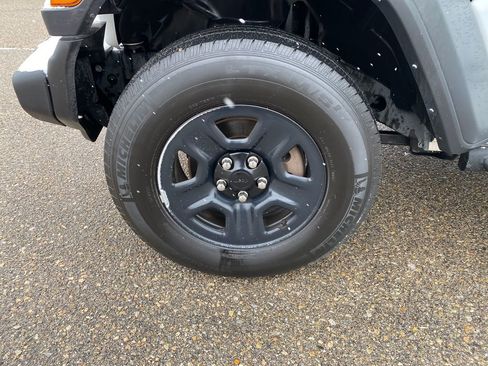 Used 2023 Jeep Wrangler Sport image 25