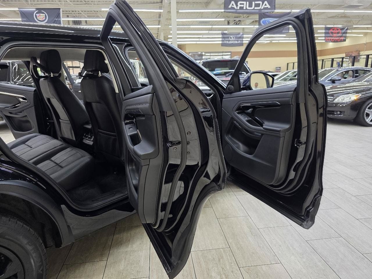 Used 2020 Land Rover Range Rover Evoque S AWD/4WD image 13