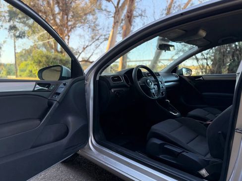 Used 2012 Volkswagen Golf 2-Door image 7