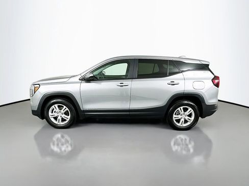 Used 2024 GMC Terrain SLE image 8