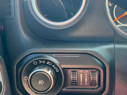 Certified 2018 Jeep Wrangler Unlimited Sahara AWD/4WD image 12