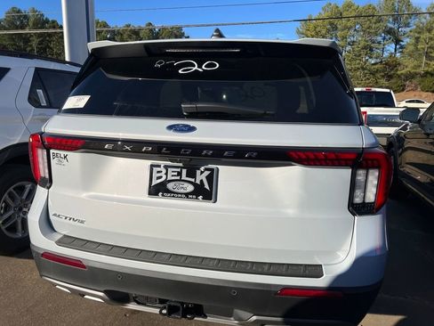 New 2026 Ford Explorer Active w/ Active Comfort Package image 4