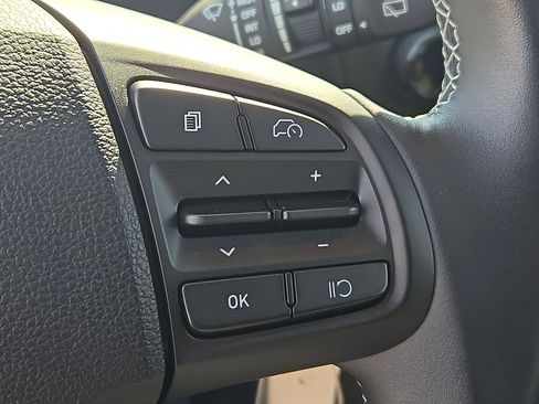 Certified 2023 Hyundai Venue SEL image 24