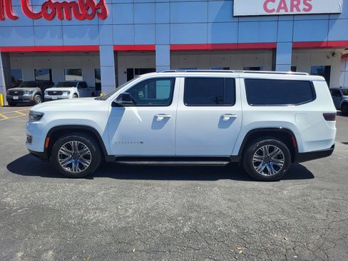 Used 2024 Jeep Wagoneer L Series II w/ Flexible Seating Group image 7