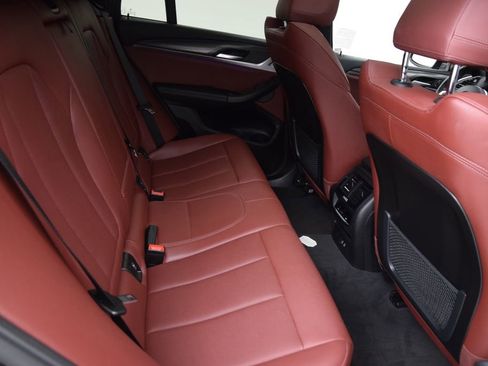 Used 2024 BMW X4 xDrive30i w/ Premium Package image 18