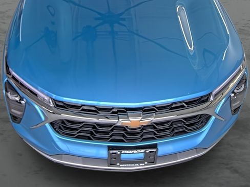 Used 2025 Chevrolet Trax LT w/ Driver Confidence Package FWD image 18