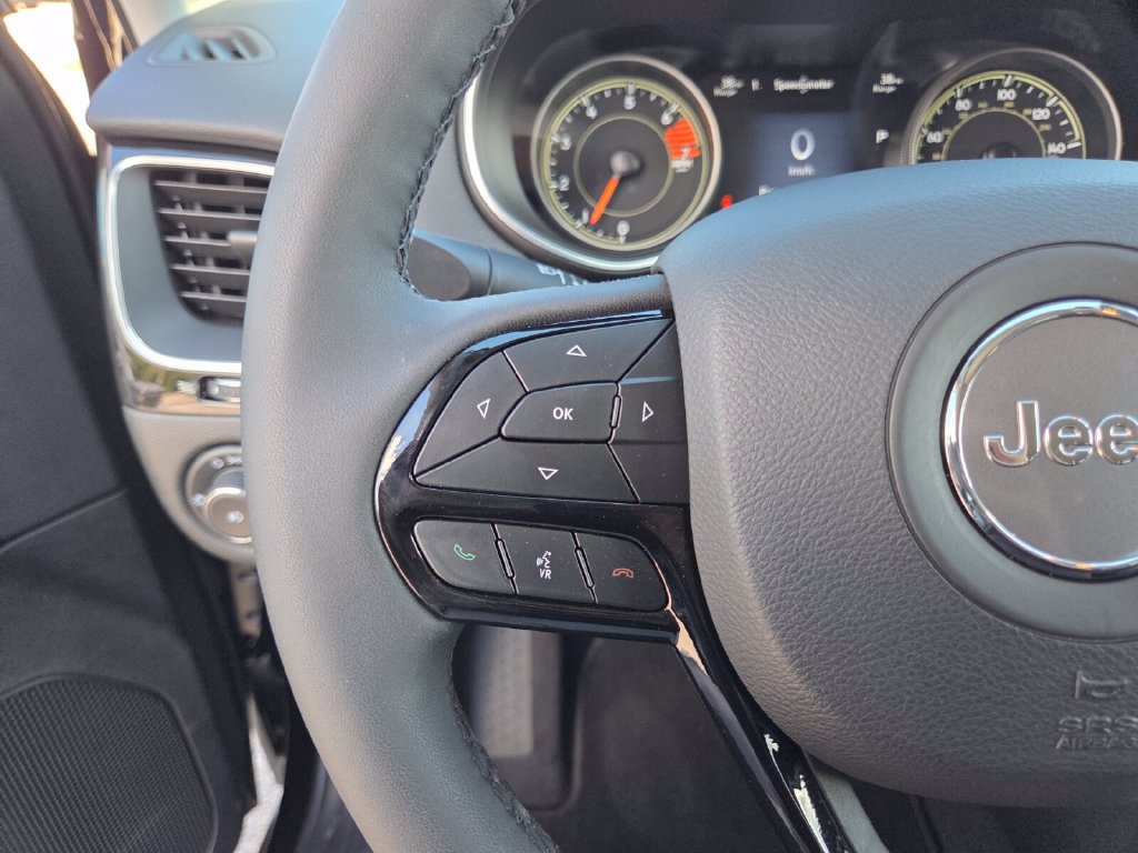 Used 2023 Jeep Cherokee Altitude Lux AWD/4WD image 33