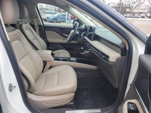 Certified 2024 Lincoln Corsair AWD image 27