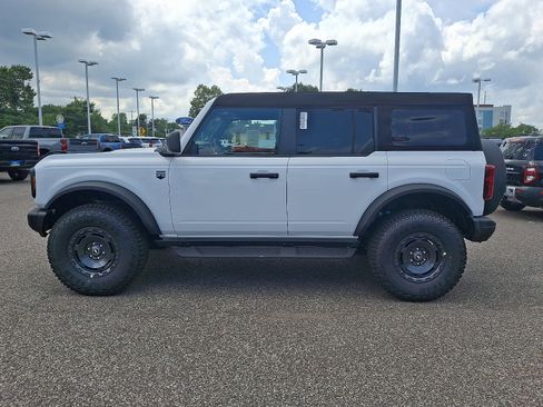 New 2025 Ford Bronco Big Bend w/ Black Diamond Package image 4