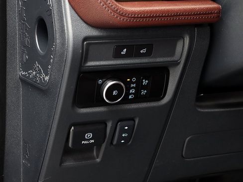 Used 2024 Ford Expedition Limited image 26