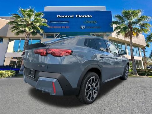 Used 2025 BMW X2 xDrive28i w/ Technology Package image 5