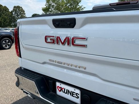 New 2026 GMC Sierra 1500 SLT w/ SLT Premium Plus Package AWD/4WD image 21