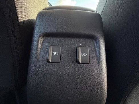 Used 2022 Nissan Kicks SR FWD image 17