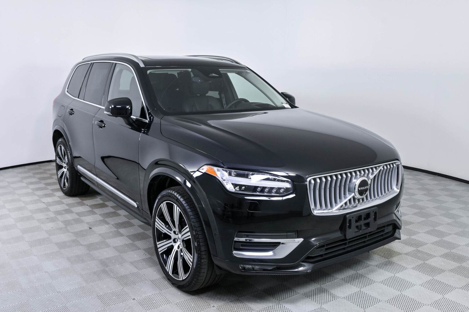 Certified 2024 Volvo XC90 B6 Ultimate w/ Protection Package AWD/4WD image 28
