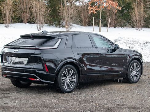 Used 2023 Cadillac Lyriq 2WD image 8