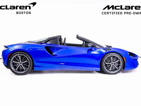 Used 2025 McLaren Artura Spider RWD image 8