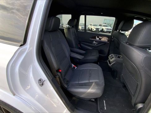 Used 2025 Mercedes-Benz GLS 63 AMG 4MATIC image 19