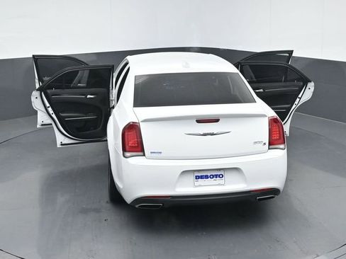 Used 2017 Chrysler 300 S image 58
