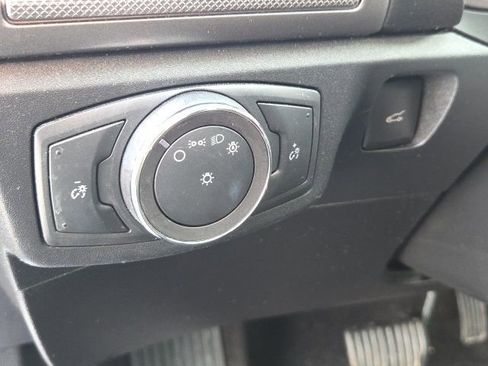 Used 2020 Ford Fusion SE FWD image 27
