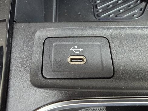 Certified 2025 Mercedes-Benz GLA 250 4MATIC image 27