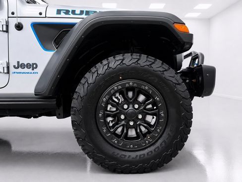 Used 2023 Jeep Wrangler Unlimited Rubicon 4xe AWD/4WD image 9
