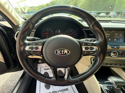 Used 2018 Kia Cadenza Premium FWD image 10