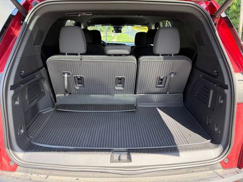 Used 2026 Chevrolet Traverse LT w/ LPO, Floor Liner Package AWD/4WD image 28