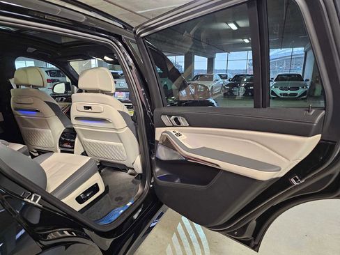 New 2026 BMW X7 M60i image 41