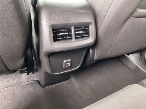 Used 2023 Chevrolet Equinox LT image 20