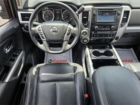Used 2017 Nissan Titan PRO-4X w/ Pro-4x Convenience Package image 10