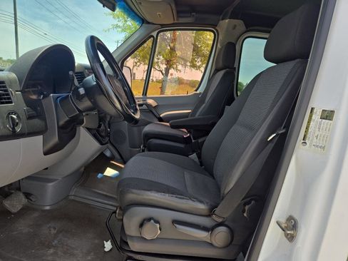 Used 2011 Mercedes-Benz Sprinter 2500 image 5