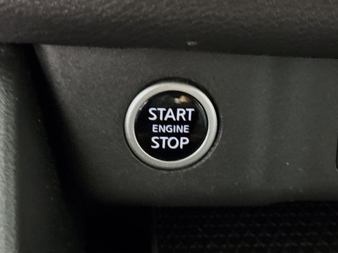 Used 2023 Nissan Rogue SV image 21