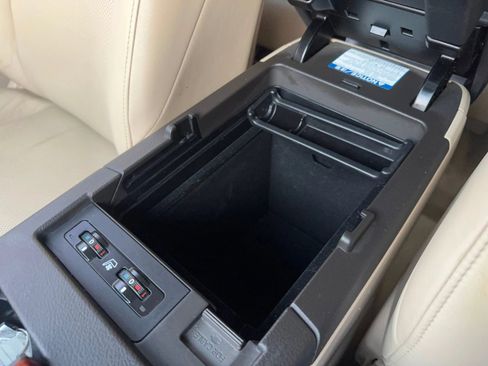 Used 2011 Lexus RX 350 2WD w/ Premium Pkg image 32