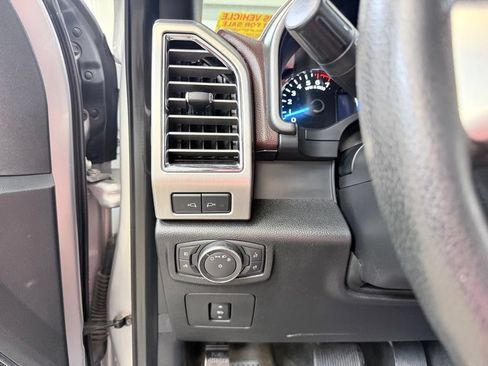 Used 2015 Ford F150 Platinum w/ Technology Package AWD/4WD image 36