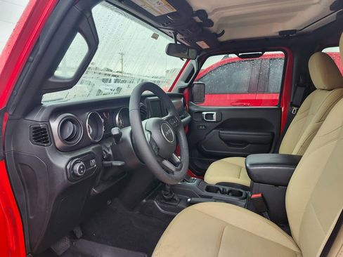 Used 2023 Jeep Gladiator Sport image 17
