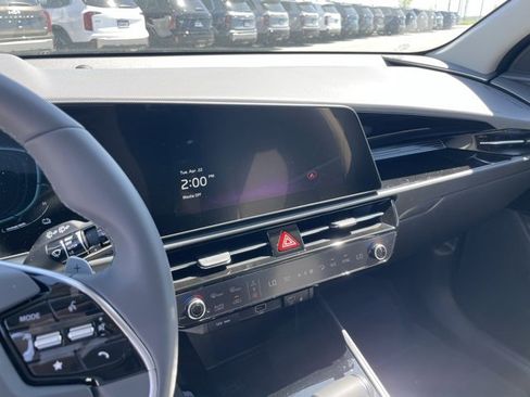 New 2025 Kia Niro EX image 13