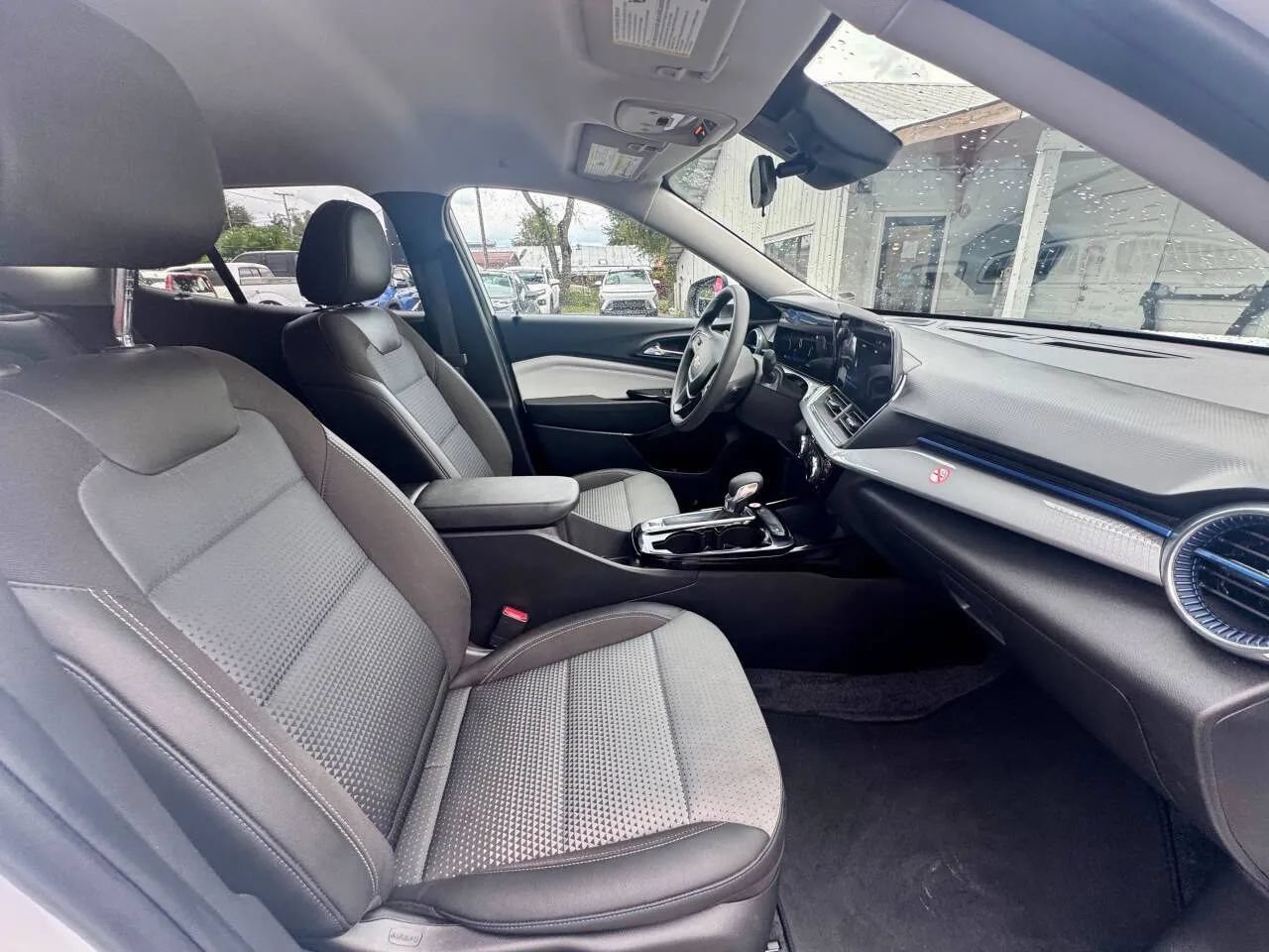Used 2026 Chevrolet Trax LT FWD image 15