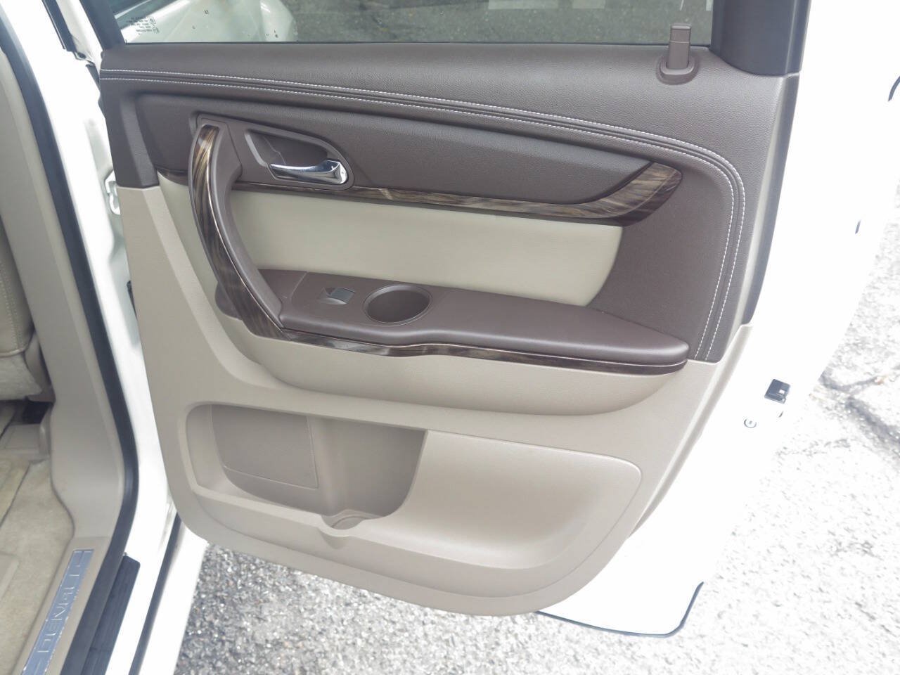 Used 2015 GMC Acadia Denali AWD/4WD image 24