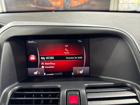 Used 2017 Volvo XC60 T6 Dynamic w/ Climate Package image 76