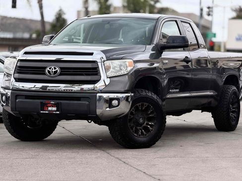 Used 2015 Toyota Tundra SR5 w/ SR5 Upgrade Package RWD image 1