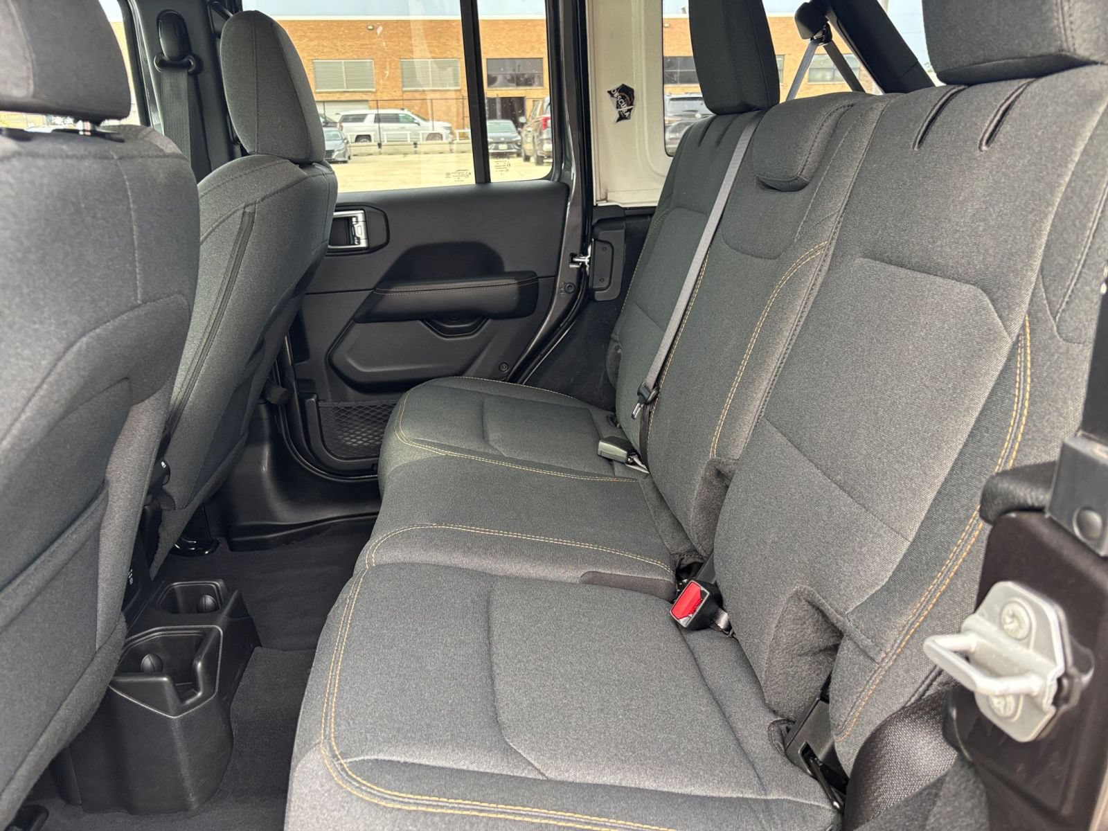 Used 2025 Jeep Wrangler Unlimited Sahara AWD/4WD image 22