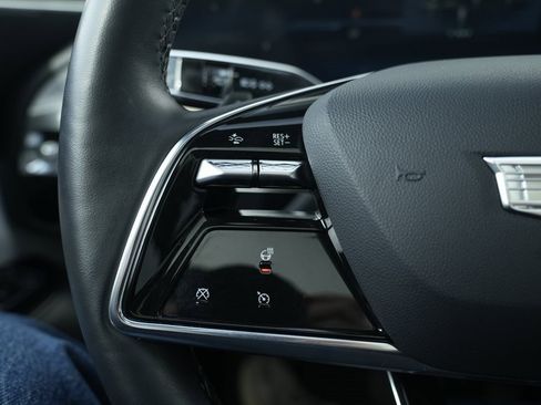 Used 2024 Cadillac Lyriq Luxury image 44