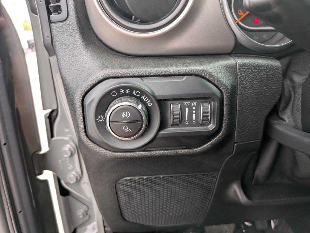 Used 2020 Jeep Gladiator Sport w/ Quick Order Package 24S AWD/4WD image 28