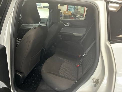 Used 2024 Jeep Compass Sport AWD/4WD image 8