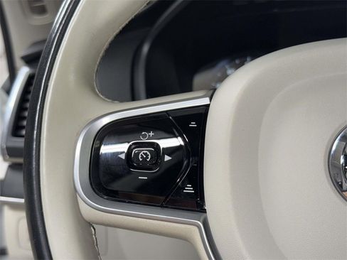 Used 2020 Volvo XC90 T6 Momentum w/ Protection Package Premier image 30
