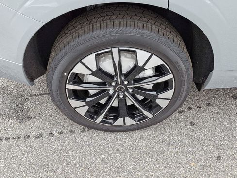 Certified 2026 Volvo XC60 T8 Plus w/ Protection Package Premier AWD/4WD image 5