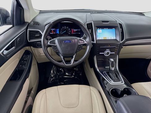 Used 2017 Ford Edge Titanium w/ Technology Package FWD image 17