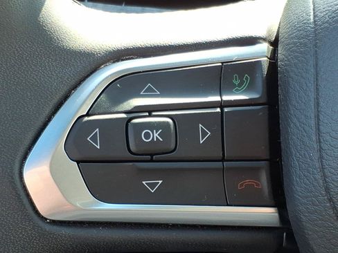 Used 2024 Jeep Compass Latitude AWD/4WD image 16