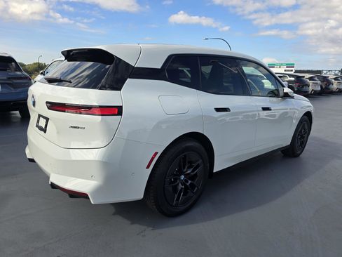 New 2026 BMW iX xDrive60 image 4